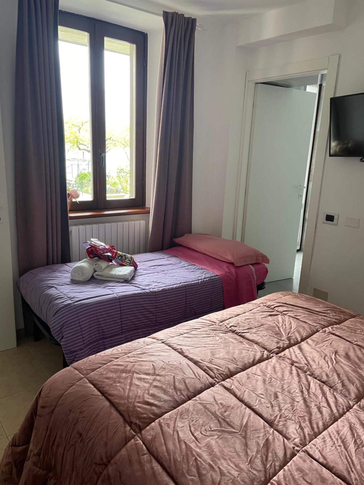 Peonia Apartment - Appartamento Vista Lago ليتْسّينو الغرفة الصورة