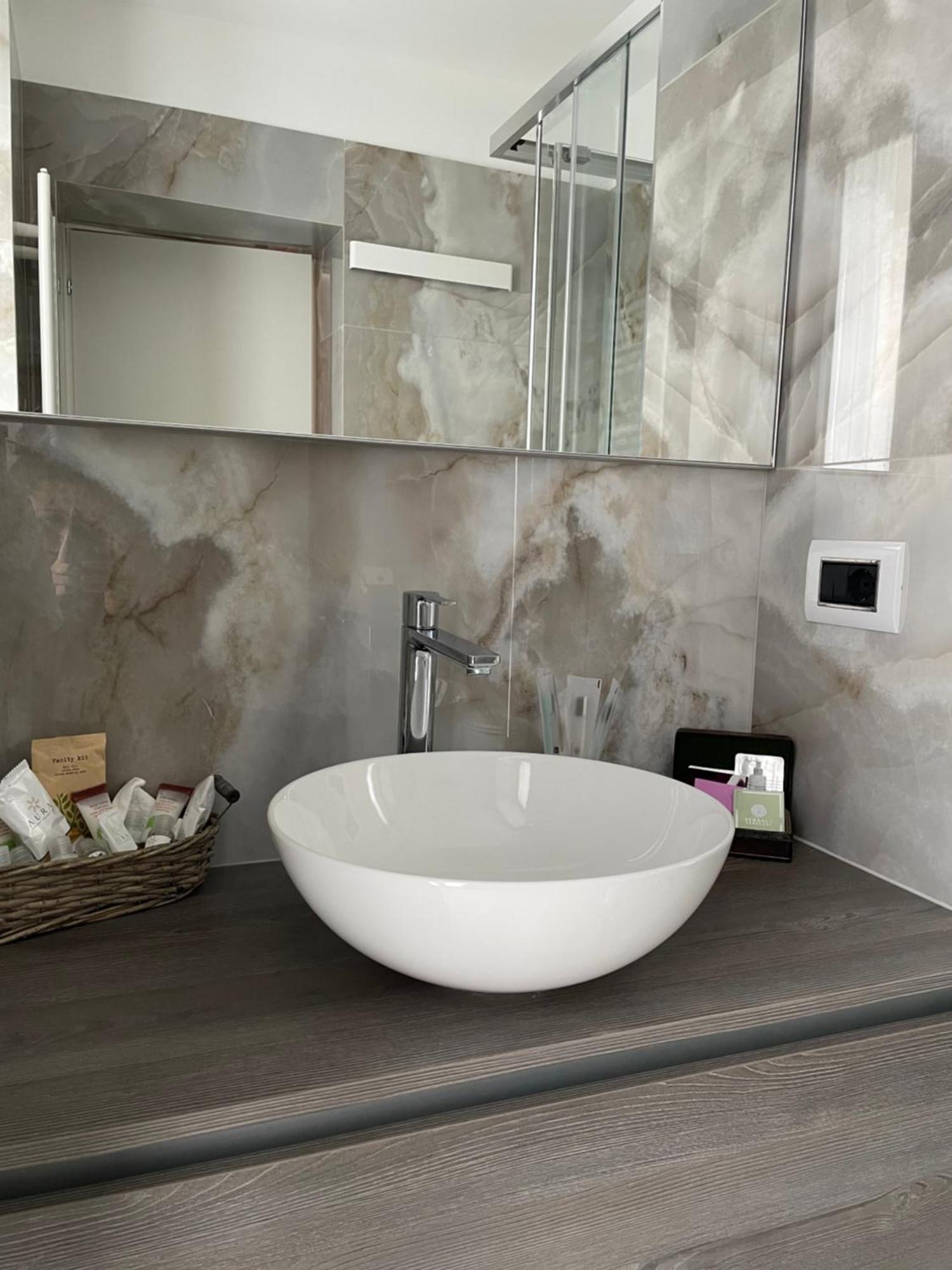 Peonia Apartment - Appartamento Vista Lago ليتْسّينو المظهر الخارجي الصورة